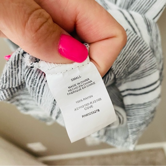 Altar'd State Striped Blouse White/Black Sz Small - Picture 7 of 8